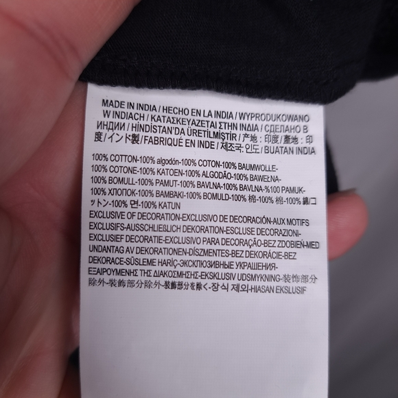 VANS Women's Black Bones & Roses Short Sleeve Graphic Tee MEDIUM - Picture 10 of 10